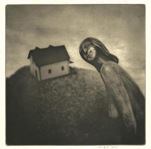 She Lives In A House That Looks At The Sea